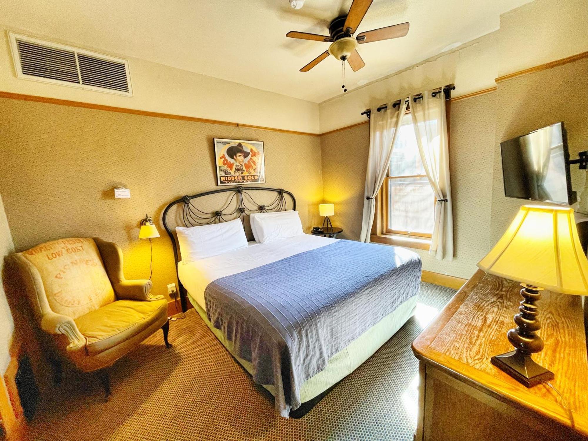 Hotel Vendome Prescott Extérieur photo