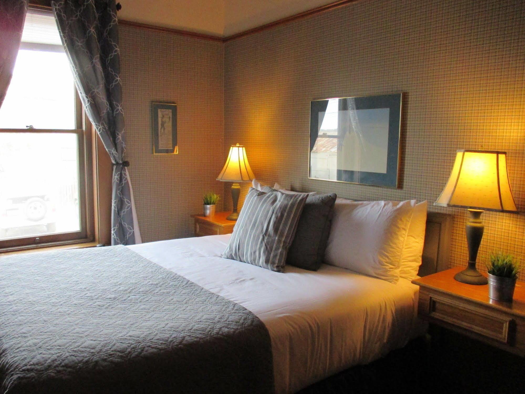 Hotel Vendome Prescott Extérieur photo